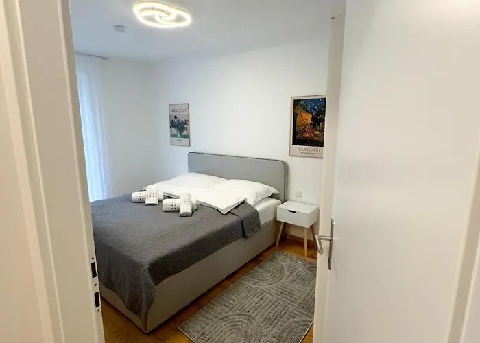 Appartement Modern Und Stilvoll - *
